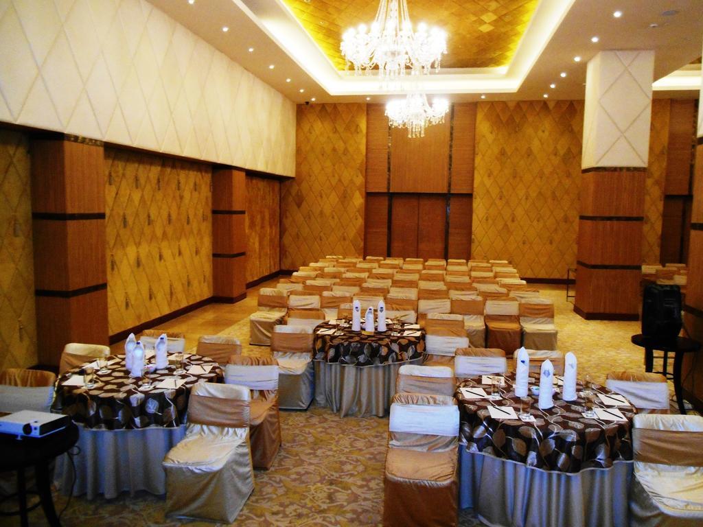 Country Inn & Suites By Radisson, Мератх Экстерьер фото
