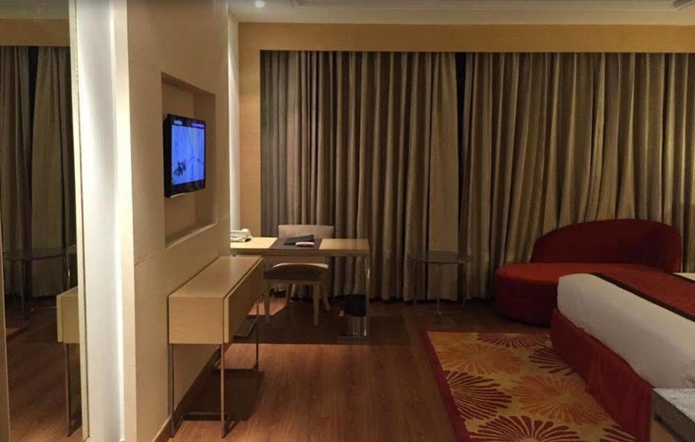 Country Inn & Suites By Radisson, Мератх Экстерьер фото